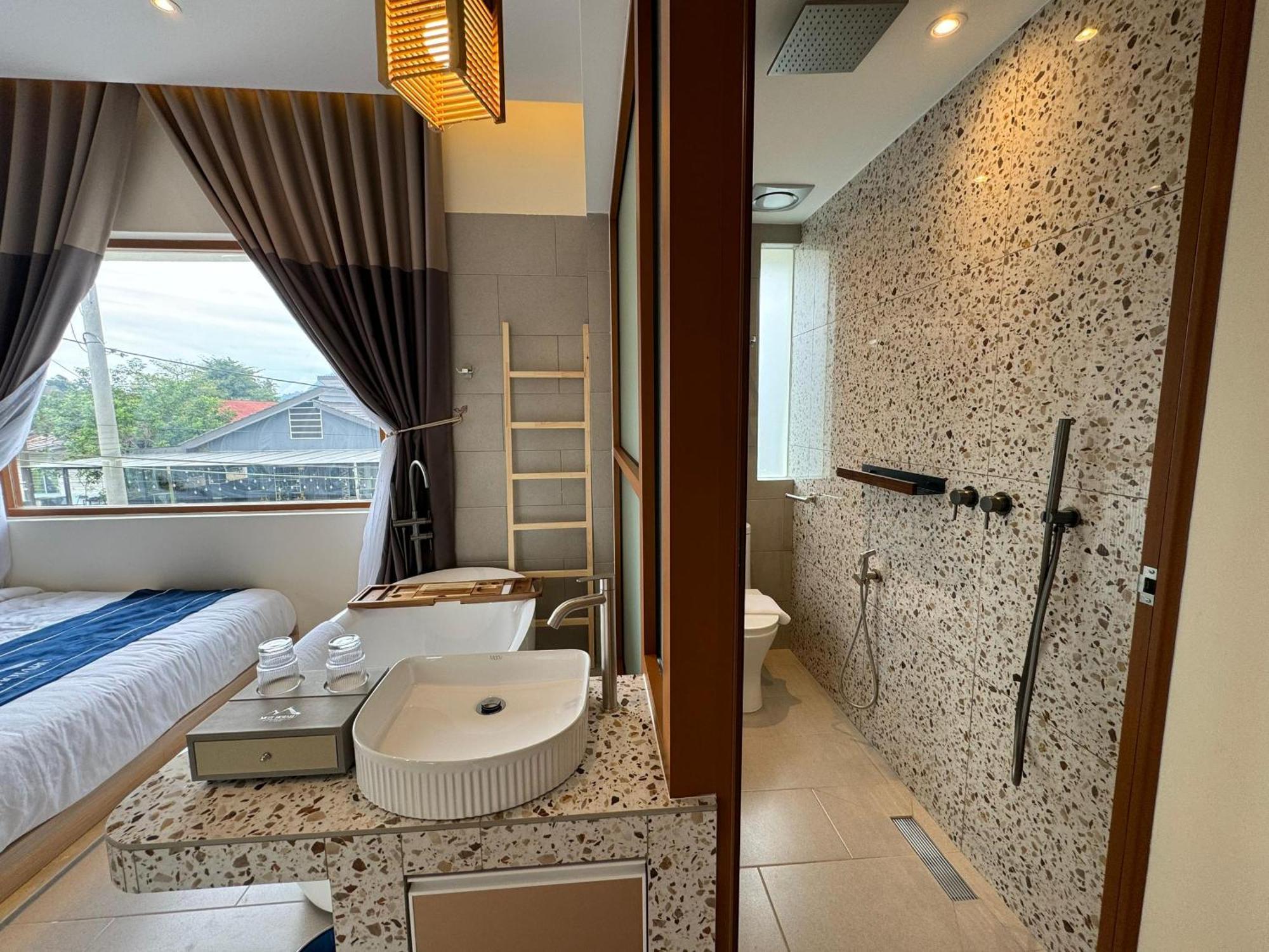איפוה Muzi Boutique Hotel מראה חיצוני תמונה