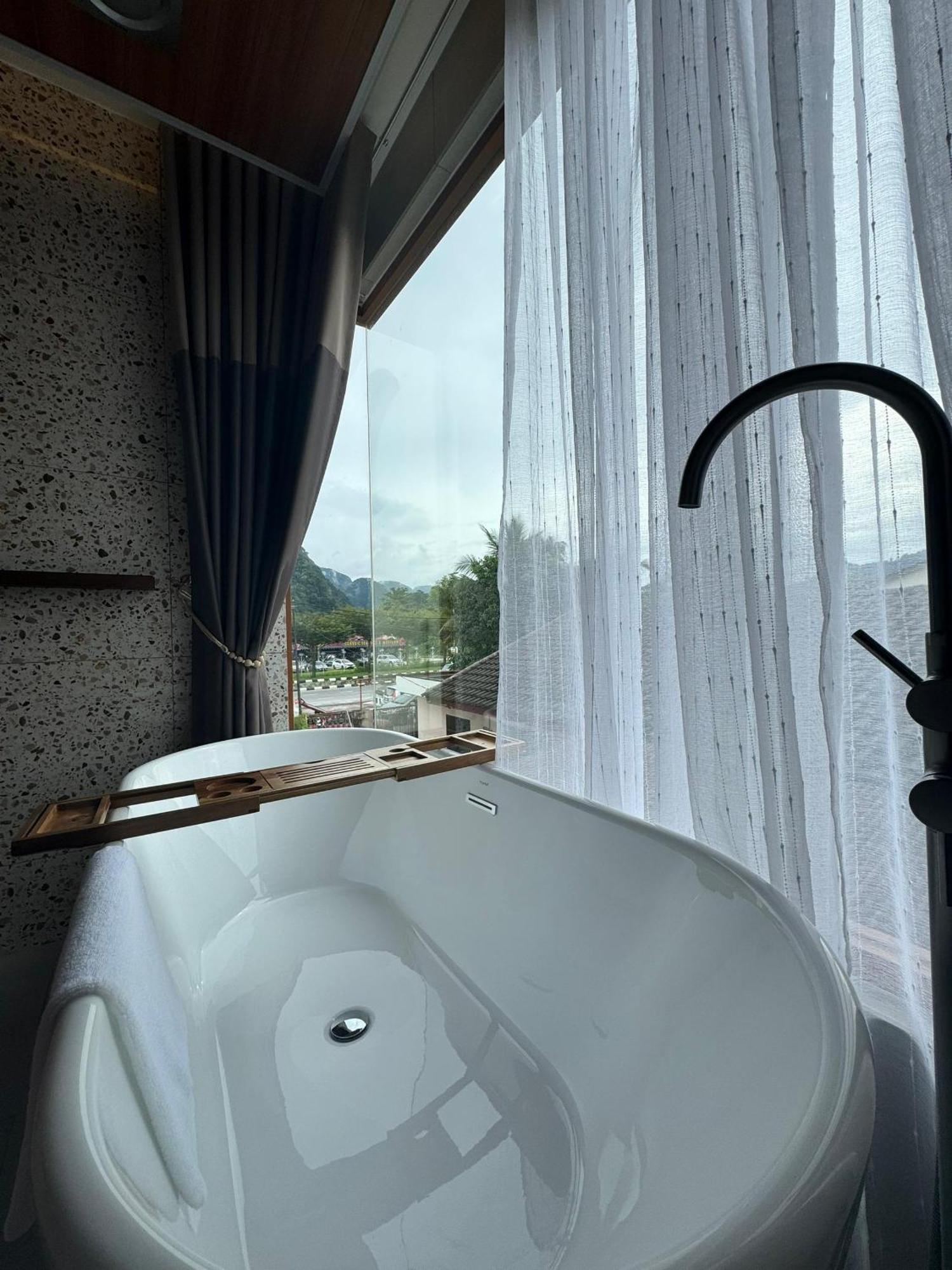 איפוה Muzi Boutique Hotel מראה חיצוני תמונה