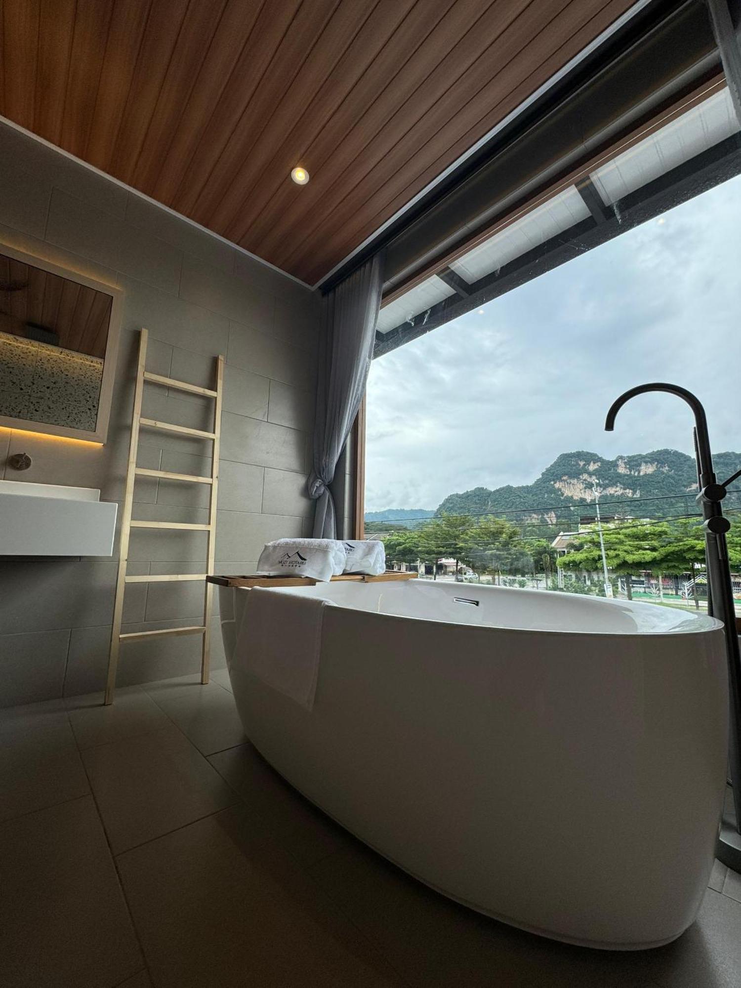 איפוה Muzi Boutique Hotel מראה חיצוני תמונה