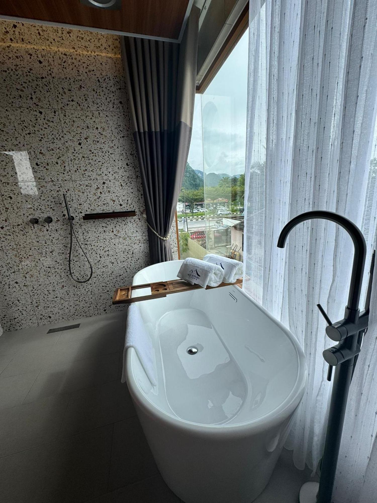איפוה Muzi Boutique Hotel מראה חיצוני תמונה