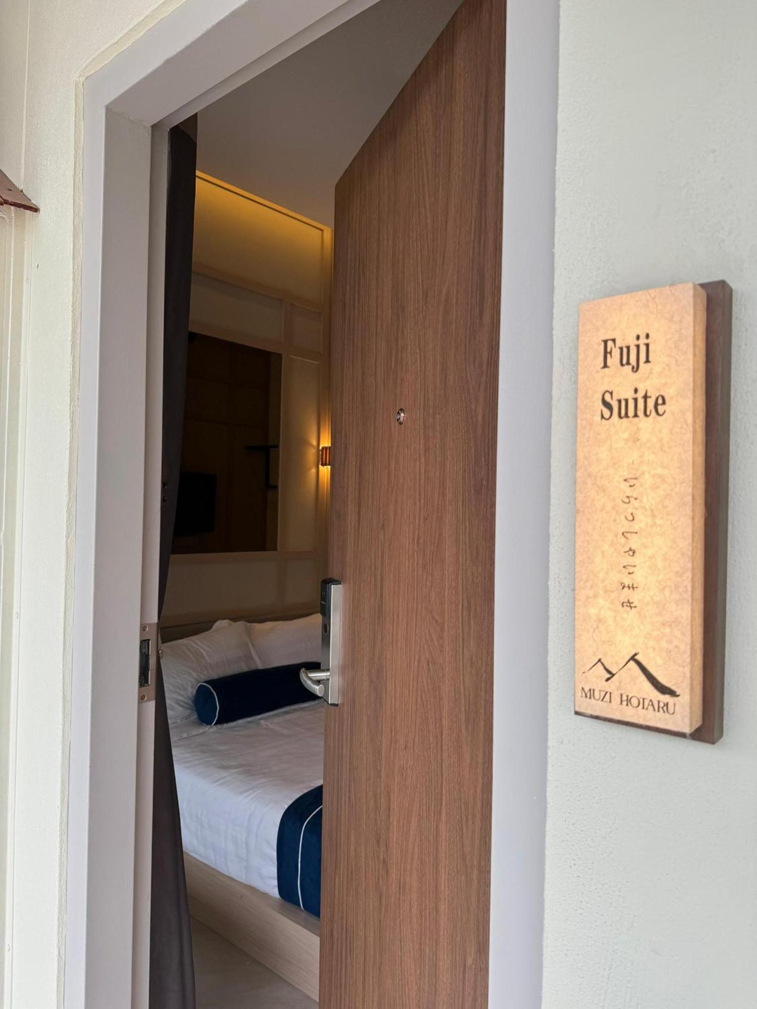 איפוה Muzi Boutique Hotel מראה חיצוני תמונה