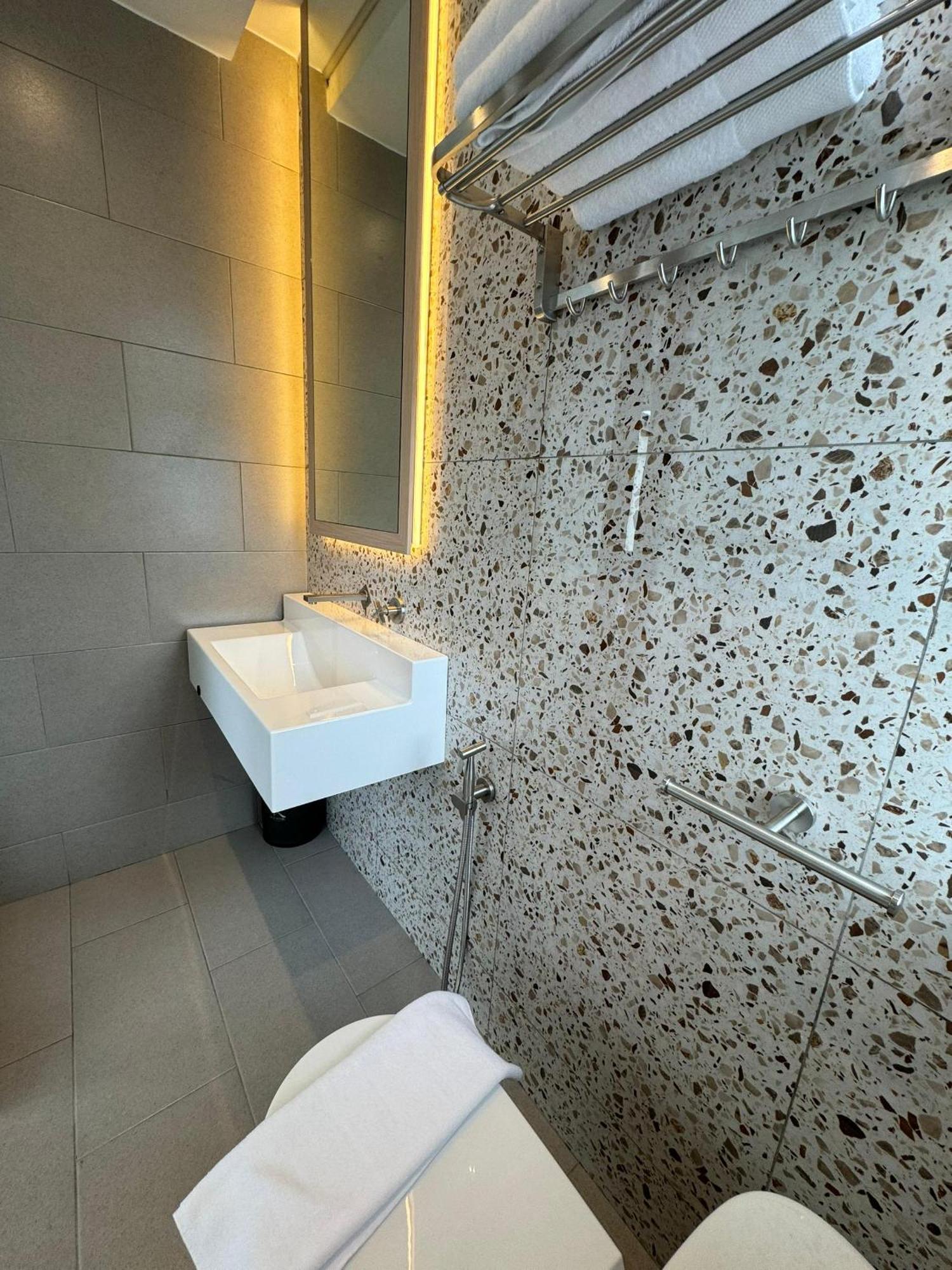 איפוה Muzi Boutique Hotel מראה חיצוני תמונה