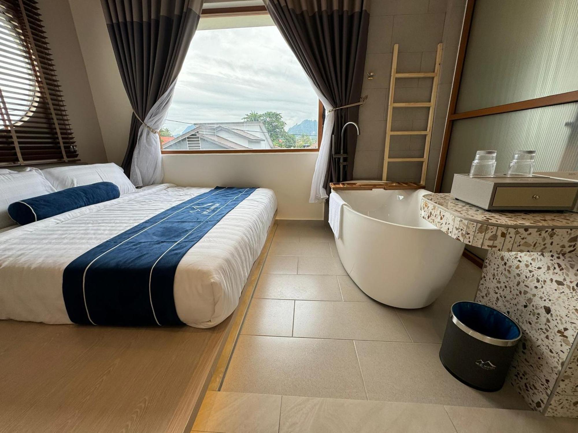 איפוה Muzi Boutique Hotel מראה חיצוני תמונה